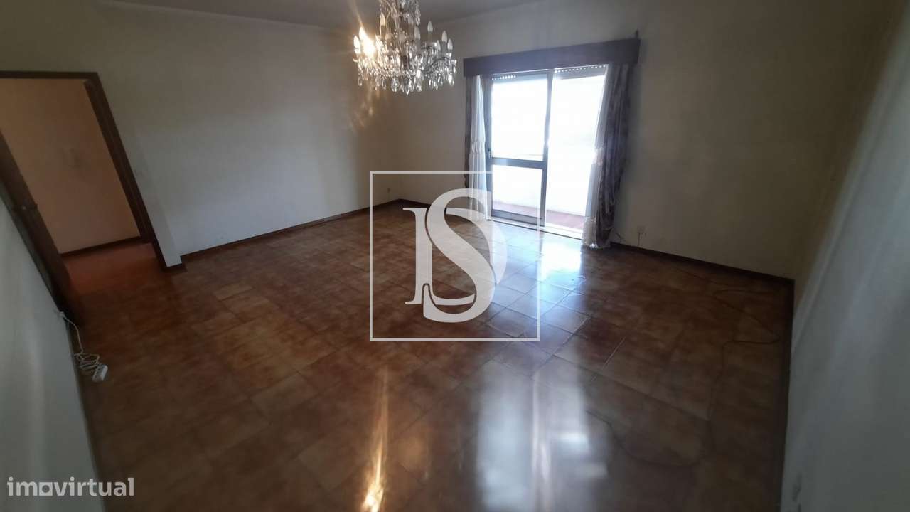 Apartamento T3 junto à estação de comboio de Rio Tinto-11