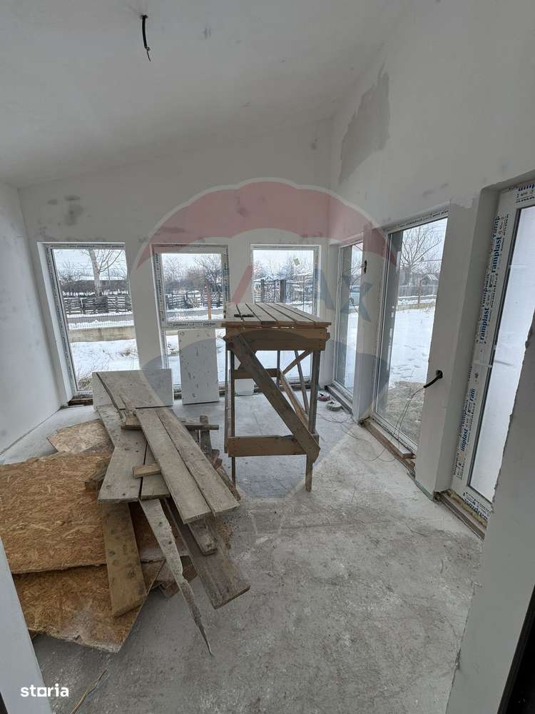 Casă / Vilă cu 6 camere de vânzare-9