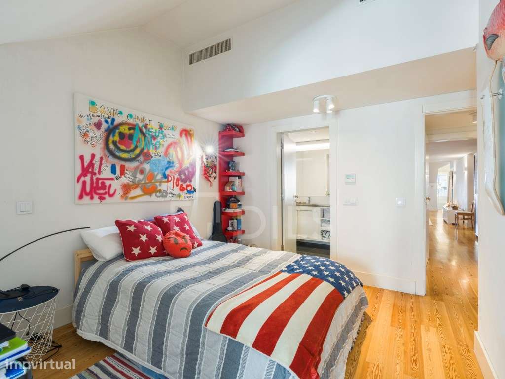 Apartamento T3 duplex com vista rio e garagem privativa, na Estrela...-13