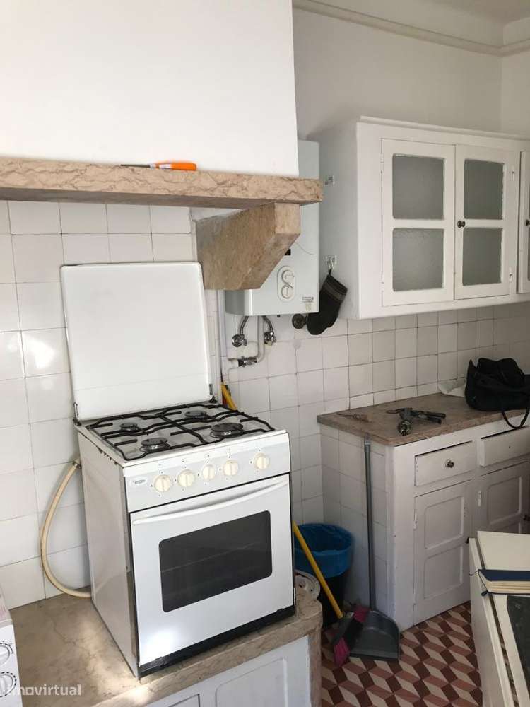 Charmoso Apartamento T1 na Estrela, Lisboa – 2.º Andar - Grande imagem: 4/8