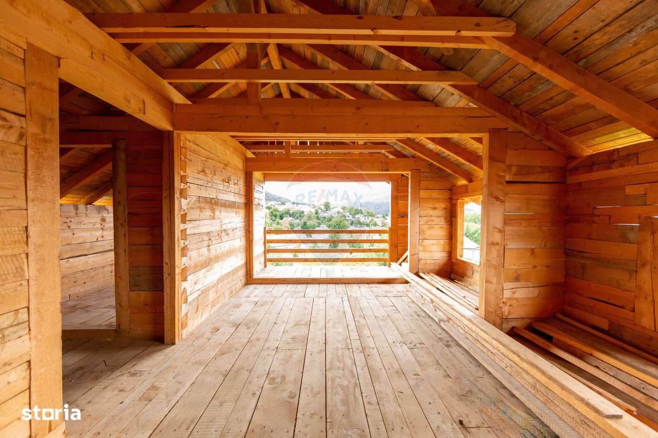 Duplex spațios – oportunitate pentru dezvoltatori sau două familii - Imagine principală: 5/20