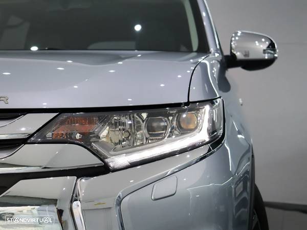 Mitsubishi Outlander 2.2 DI-D Instyle Navi Black Edition - 5