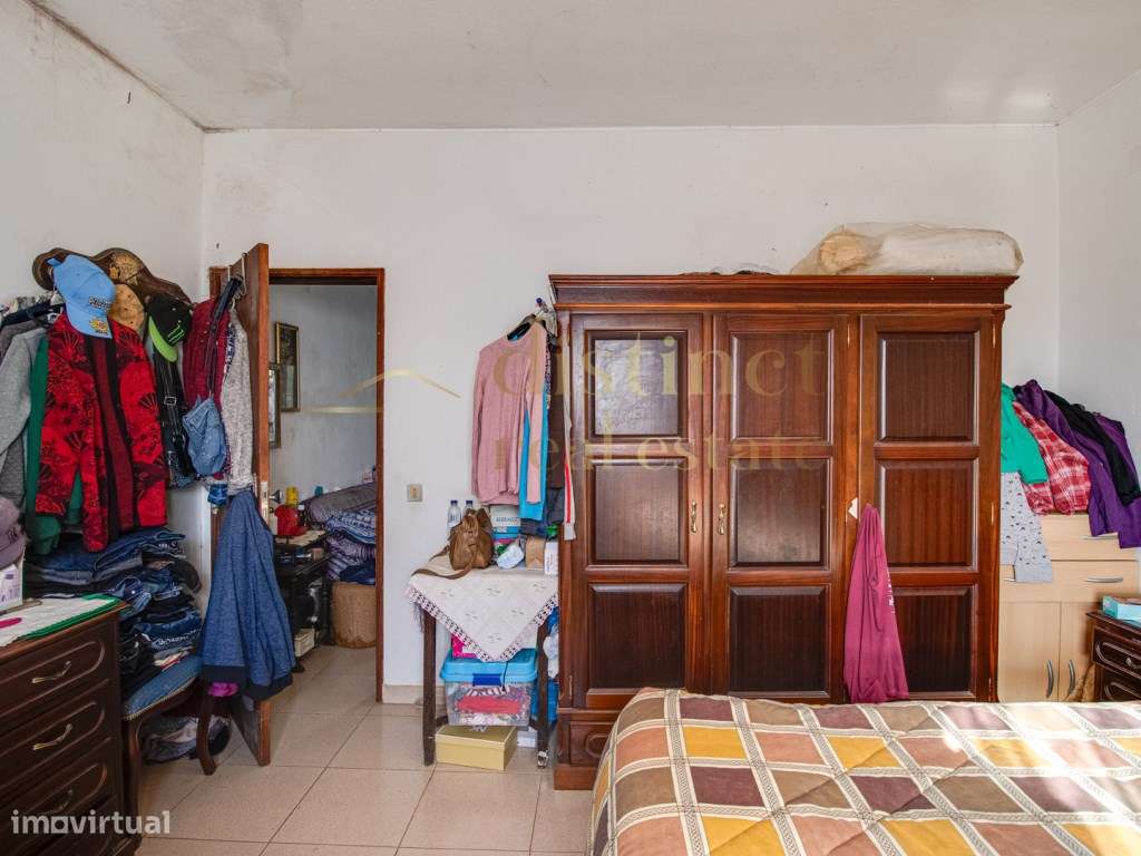 Casa de campo térrea com a necessidade de algumas obras num terreno...-15