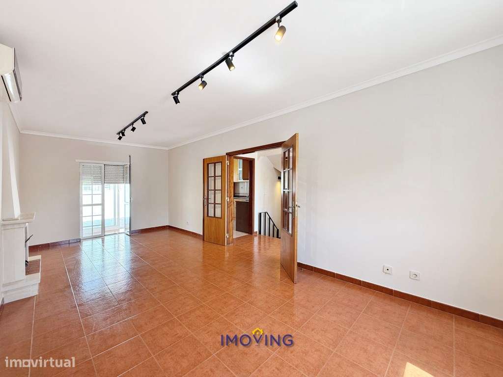 Moradia T3+1 em Vila Nogueira de Azeitão-12