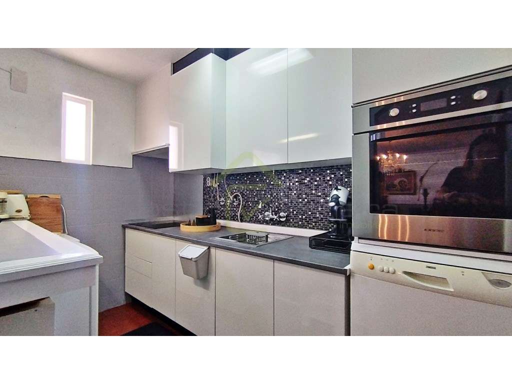 Moradia T2+2 a minutos das praias de Santa Cruz, Santa Rita e Porto... - Grande imagem: 4/22