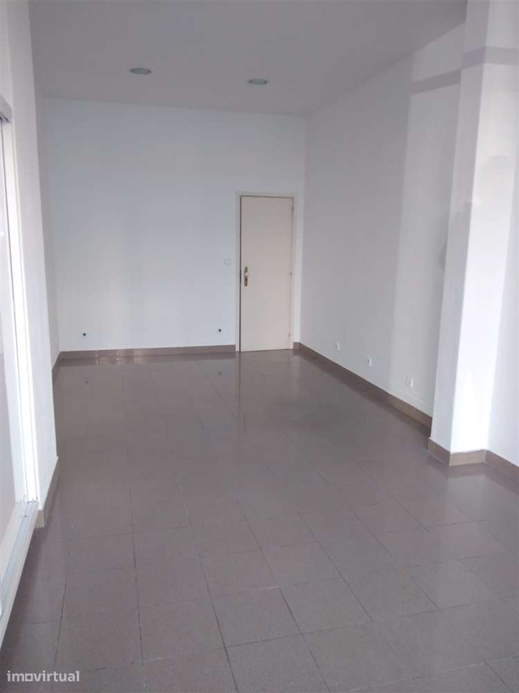 Loja em Massamá, Monte Abraão - Grande imagem: 5/13