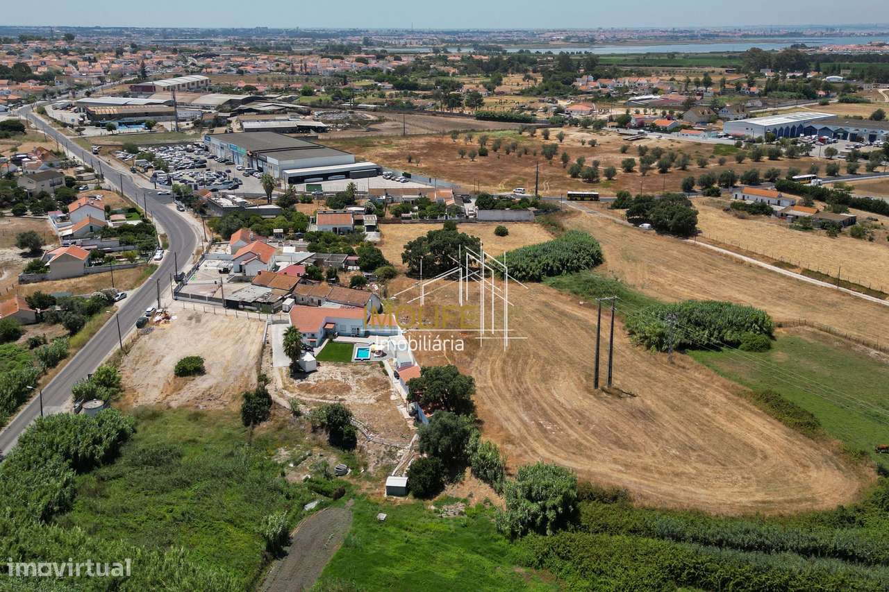 Moradia T4 com Piscina + Moradia T1 - Moita-59