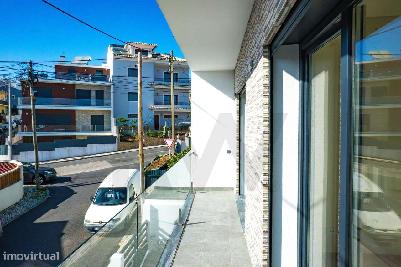 T3 Isolada em Famões: A Estreia Perfeita para a sua Família-30