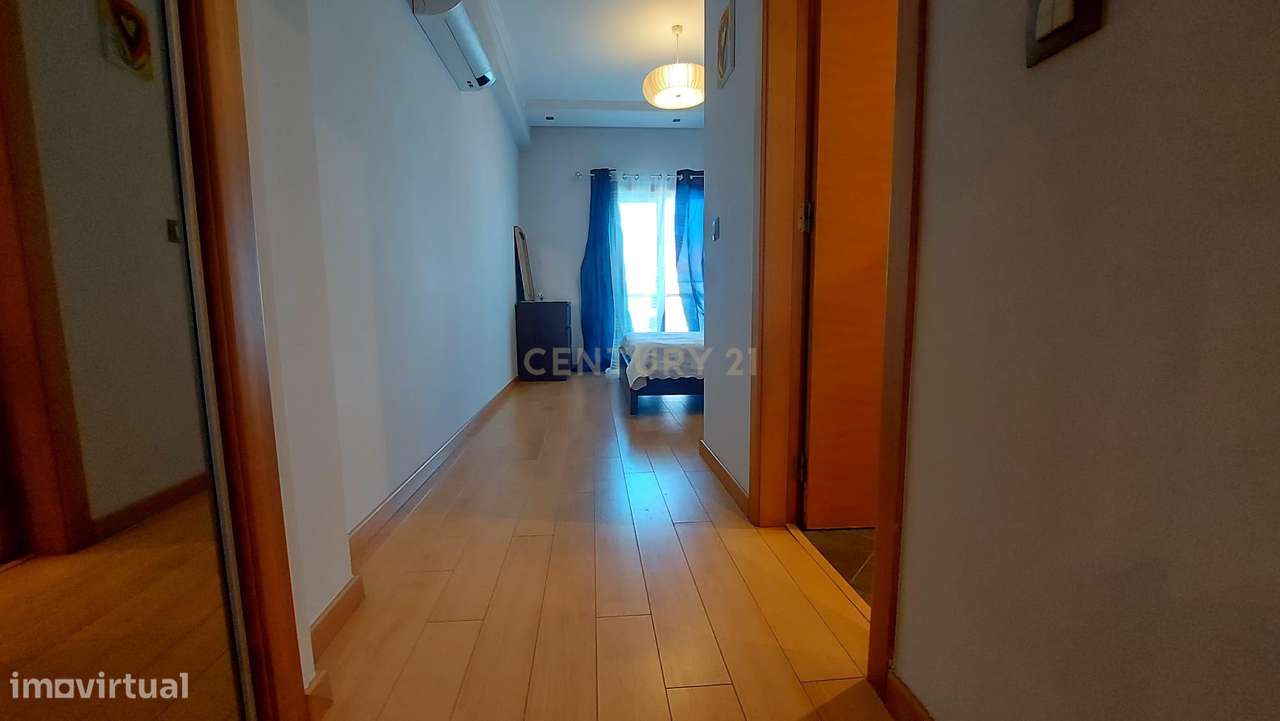 T5 Duplex em Alcochete | Vista Rio | Terraço Panorâmico-14