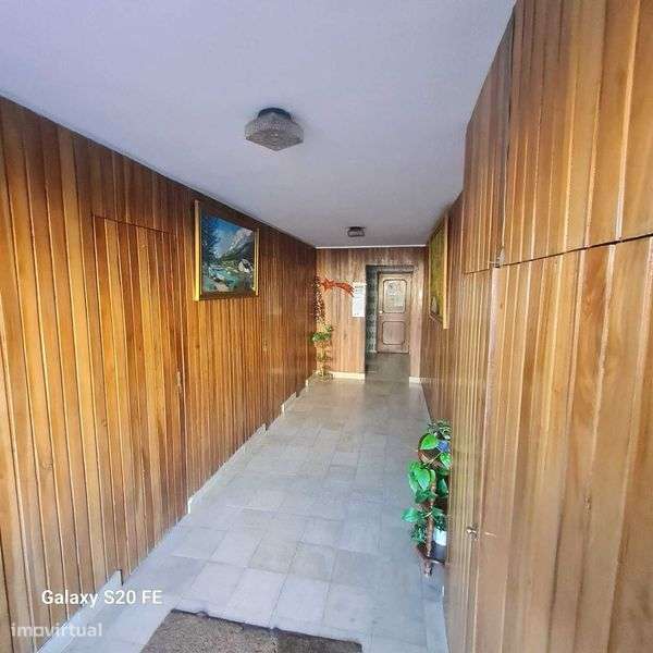 T1 +1 junto ao Continente dos Carvalhos - Grande imagem: 5/8