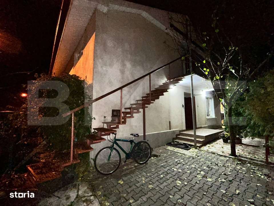 Casa pe 2 nivele , 240 mp , zona Draxlmaier - Imagine principală: 4/19