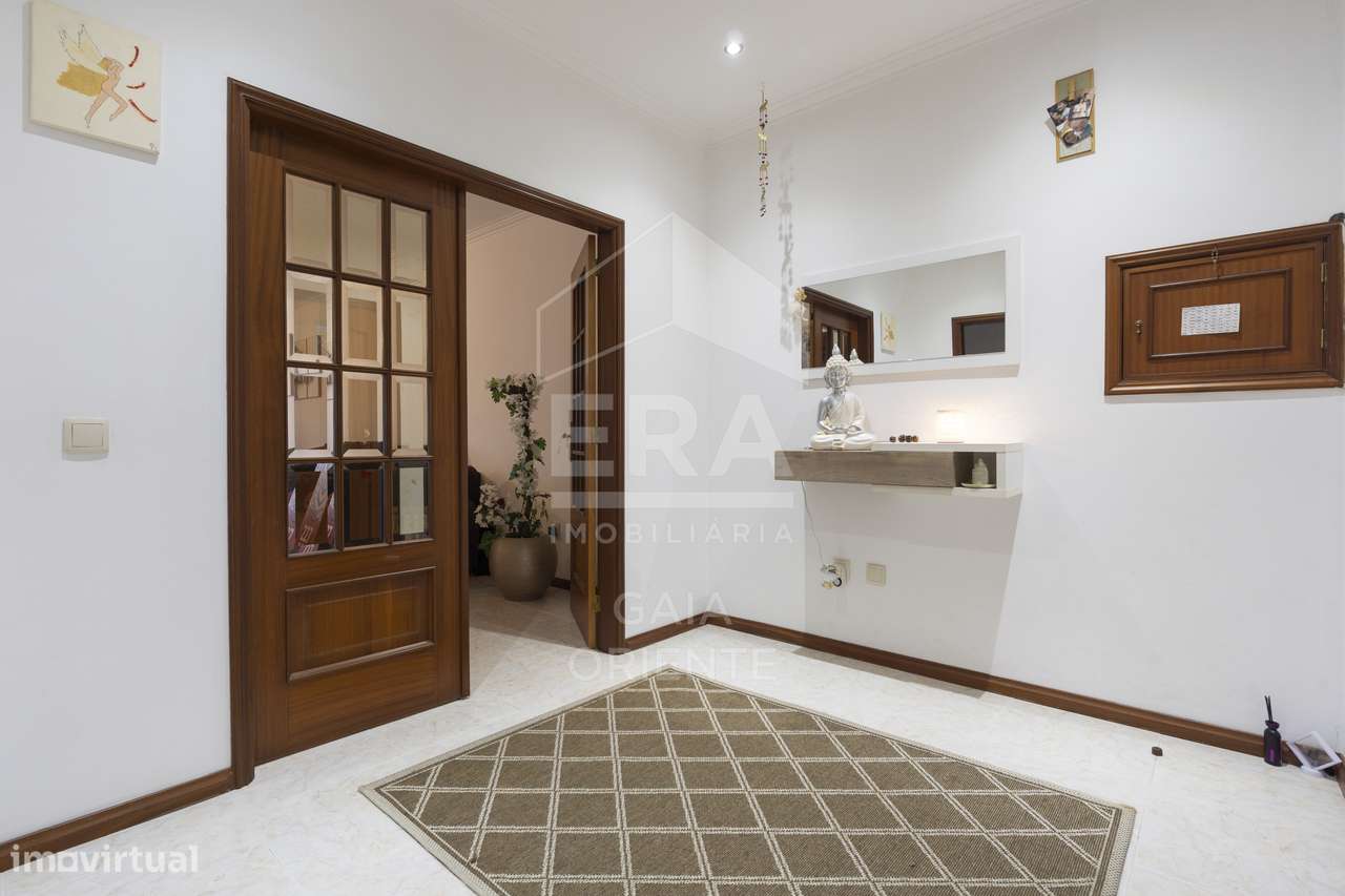 Apartamento T3 com Áreas Generosas em Serzedo-10