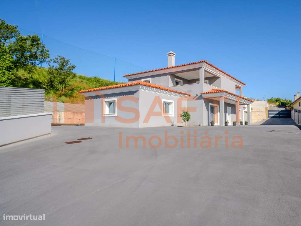 Moradia V4-33