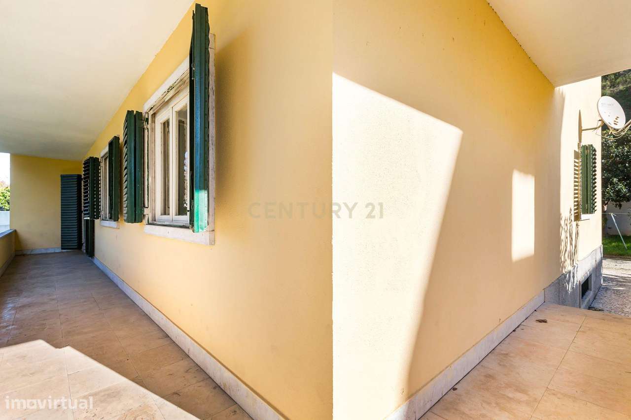 Charmosa Moradia em Alvalade para venda-15