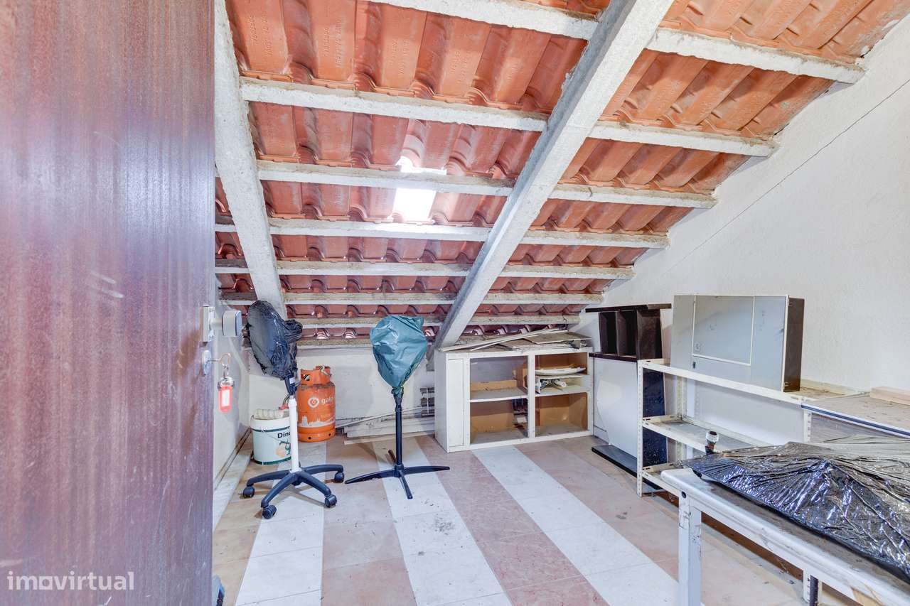 APARTAMENTO T2 | C/ ARRECADAÇÃO | CENTRO DE ALVERCA-23