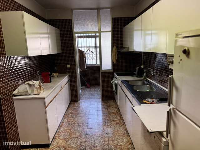 Apartamento T5 na Rua do Campo Alegre-15