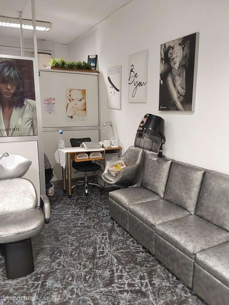 Oportunidade Única em Fânzeres: Loja + Negócio Histórico - Grande imagem: 3/12