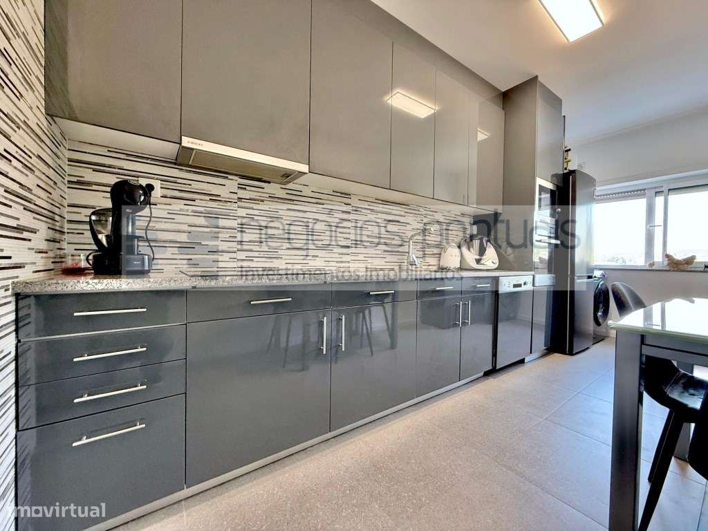 Apartamento T3 com garagem individual - renovado - Grande imagem: 4/15