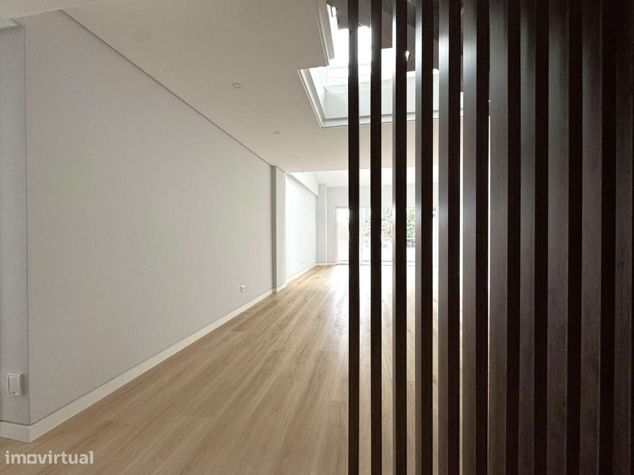 Apartamento T3 novo com Mezzanine e estacionamento no centro de Carcav - Grande imagem: 3/37