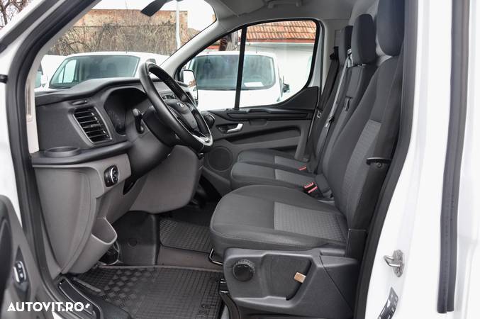 Ford Transit Custom Furgon L2H2 - 15