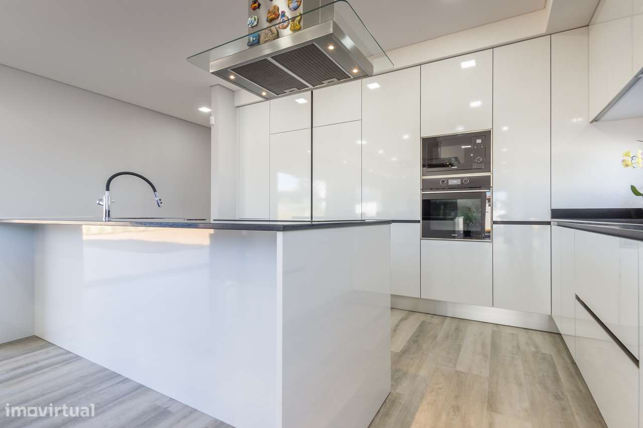 Vila Alegre / Fernão Ferro - Luxuosa moradia térrea T3 lote de 2775 m²-19