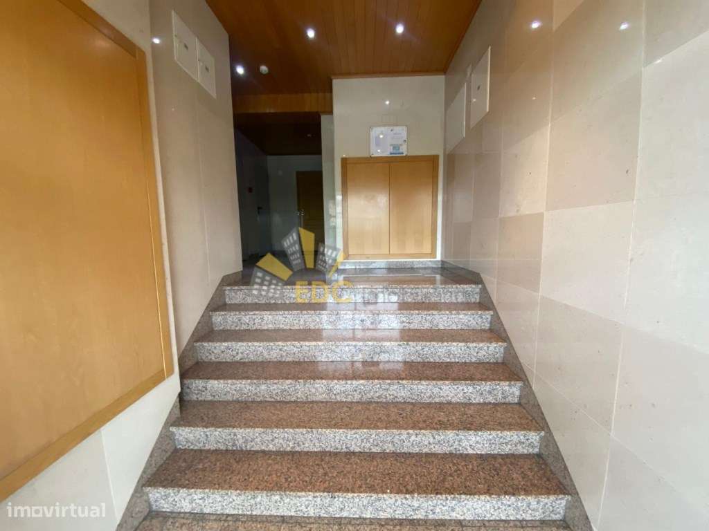 Apartamento Duplex T2+1 com Parqueamento, Arrecadação e Varanda | E...-53