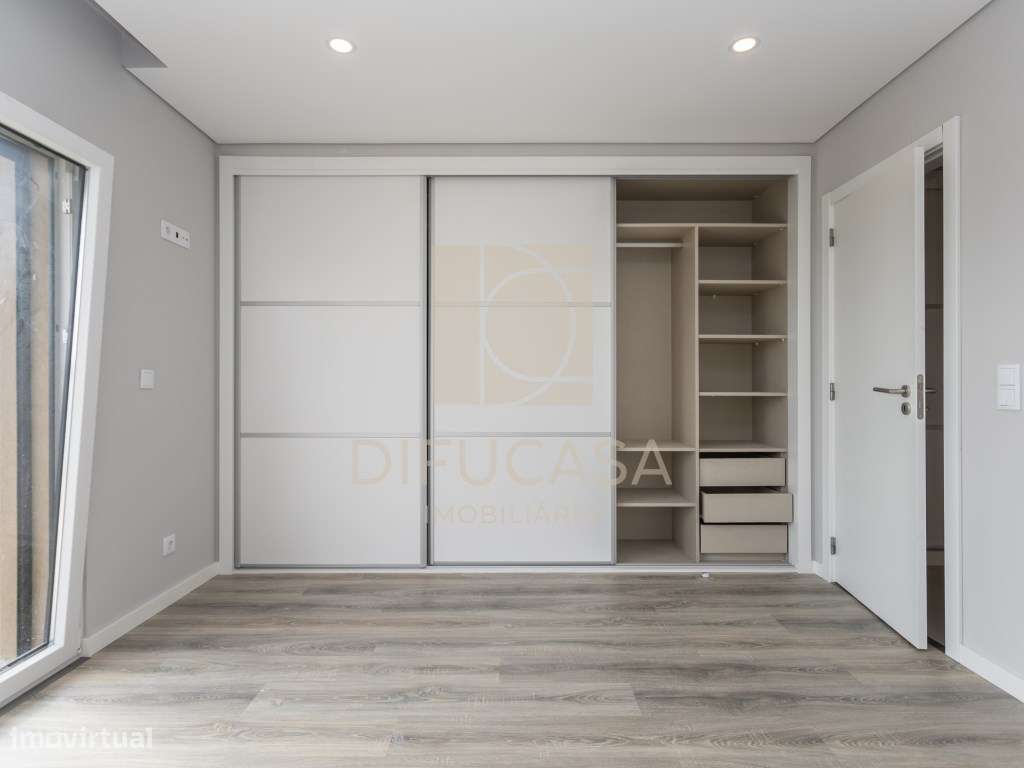 R235 - Moradia T4 Pronta Habitar Centro de Fernão Ferro-7