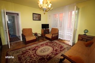 Vând apartament 3 camere în Hunedoara, Bd. Corvin-Școala 1, etaj 2