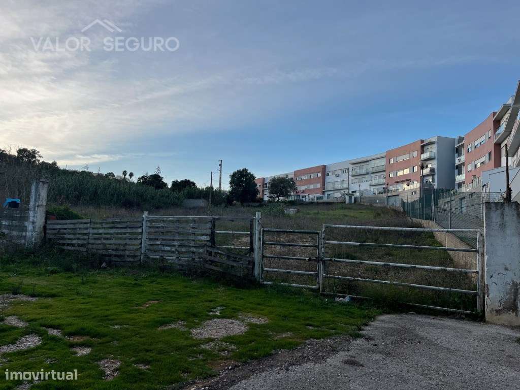 Terreno urbano para construção de 2 prédios em Arcena-10