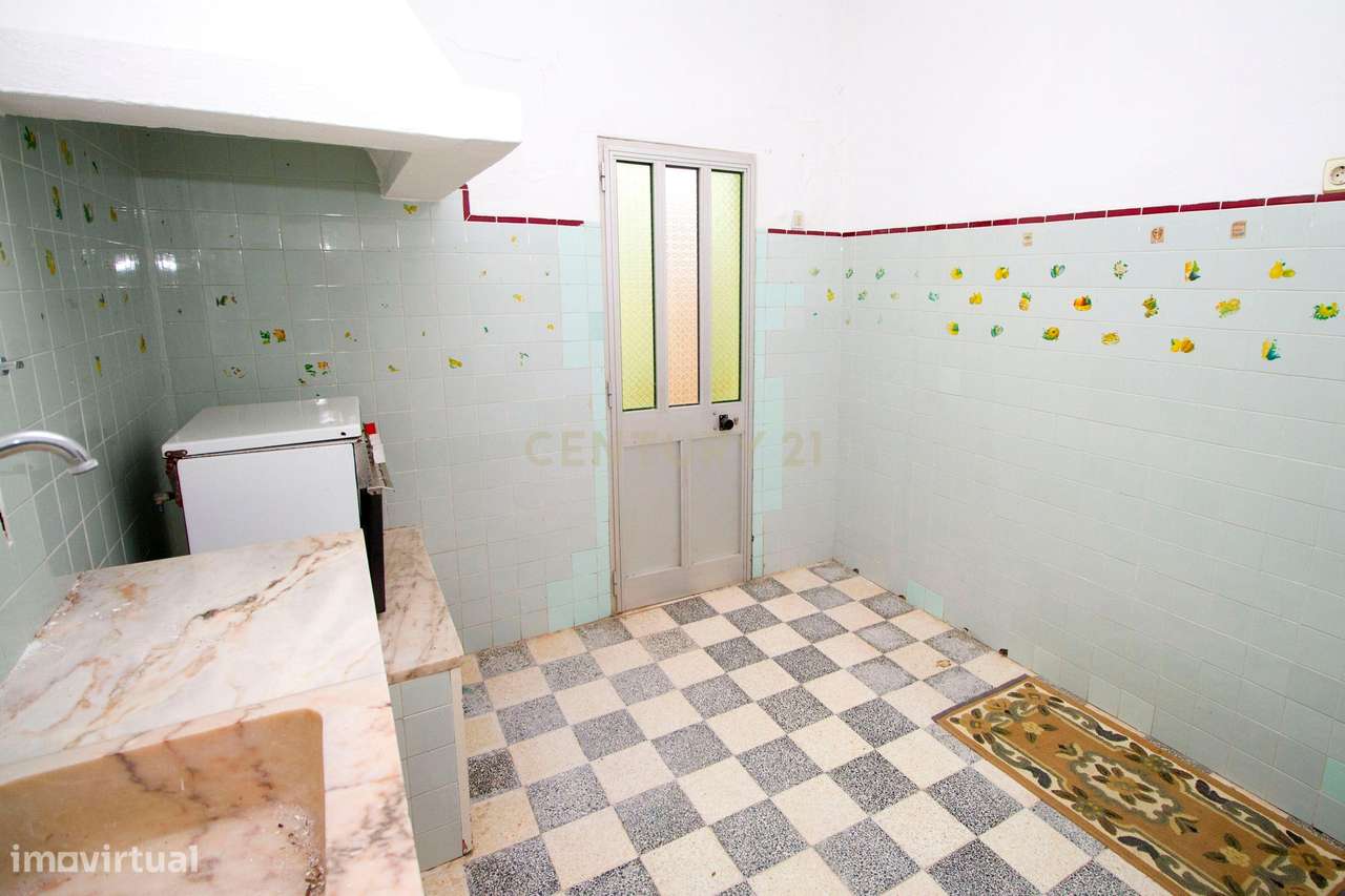 Moradia T2 para Remodelação nas Pontes-6