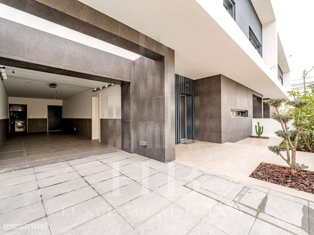 MoradiaT4 Geminada com Piscina | Fanqueiro | Loures - Grande imagem: 2/49