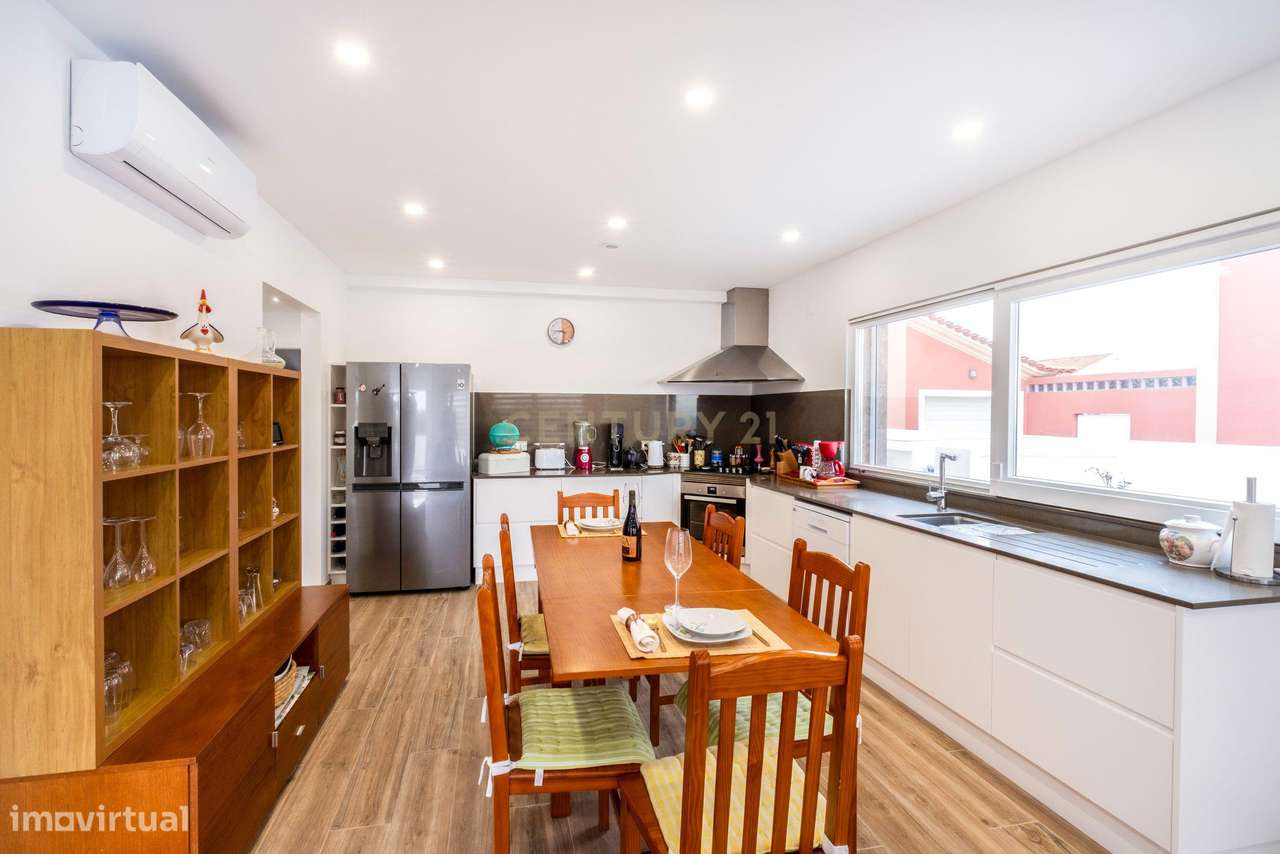 MORADIA ISOLADA TÉRREA T3 COM PISCINA AQUECIDA - ASSENTA (São Pedro d-8