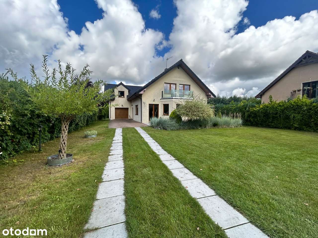 Dom + apartamenty na wynajem I Duża działka I Garaż