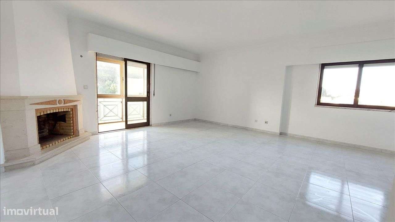 Apartamento T2 em Belas, Sintra - Grande imagem: 2/16