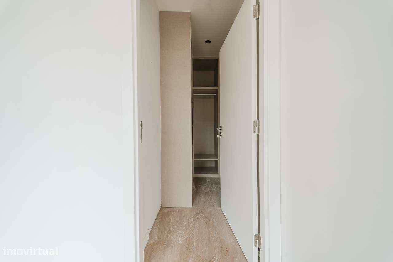 Apartamento T1 totalmente renovado com entrada independente – Minde-6