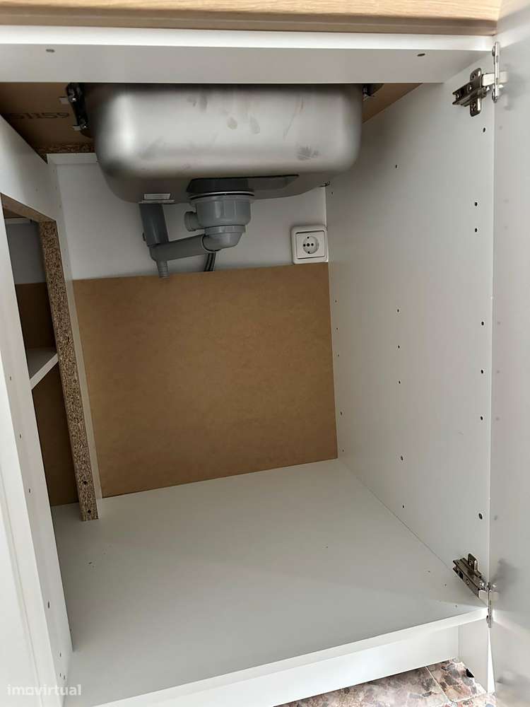 Moradia T2 | Para Remodelar | Garagem | Lomba | Rio Douro-14