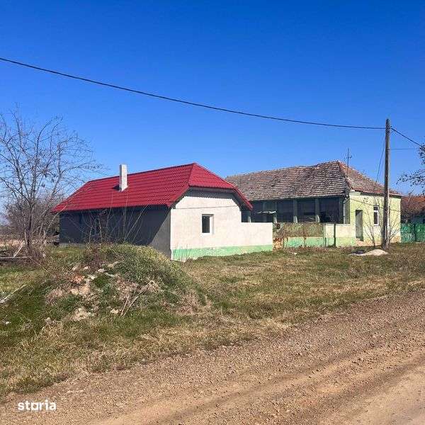 Vand doua case cu teren intravilan in suprafata totala de 8.934 mp. - Imagine principală: 4/6