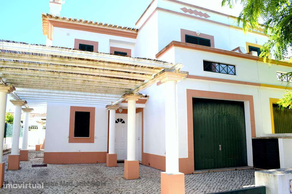 Moradia T3 com terraço e garagem em Manta Rota-31