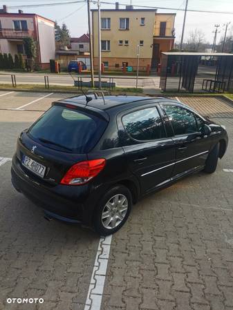 Peugeot 207 - 18