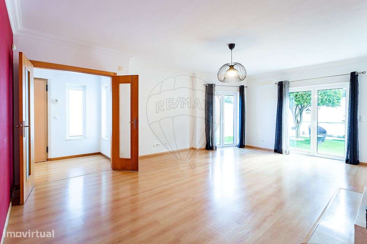 Moradia T4 à venda em Charneca da Caparica - Grande imagem: 5/49