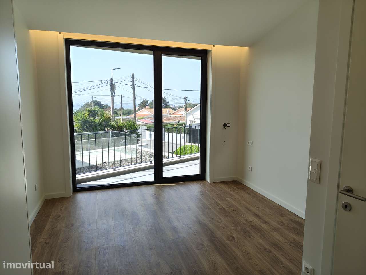 Moradia T4 com piscina e jardim em Canidelo-41