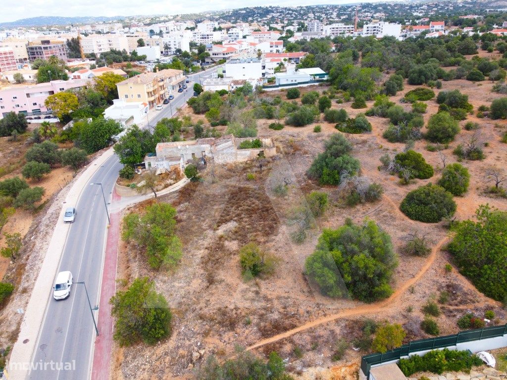 Terreno Urbano - construção permitida...