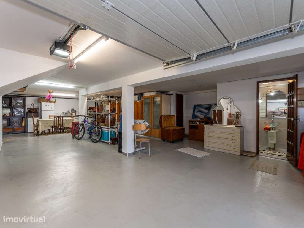 MORADIA T4 ! VARANDAS ! GARAGEM | BAGUIM DO MONTE | GONDOMAR-55