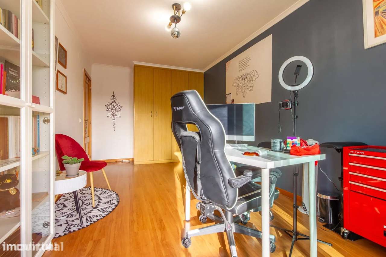 Apartamento T3 em Quinta do Anjo com Garagem-19
