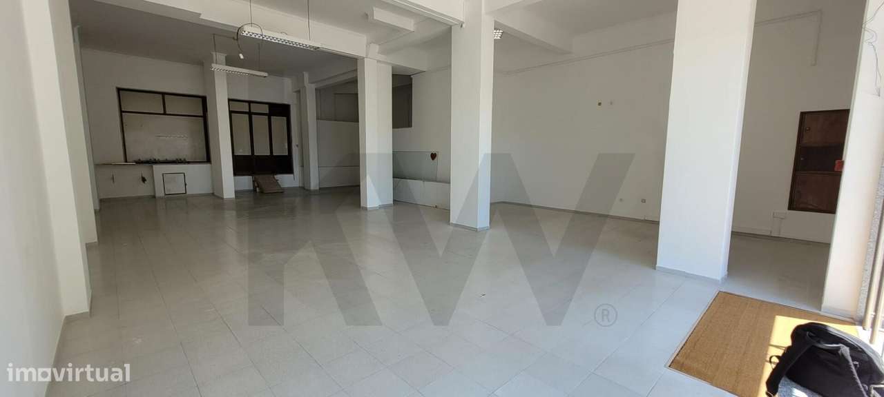 LOJA NA AVENIDA DAS DESCOBERTAS INFANTADO LOURES 180 M2 E 2 ENTRADAS-32
