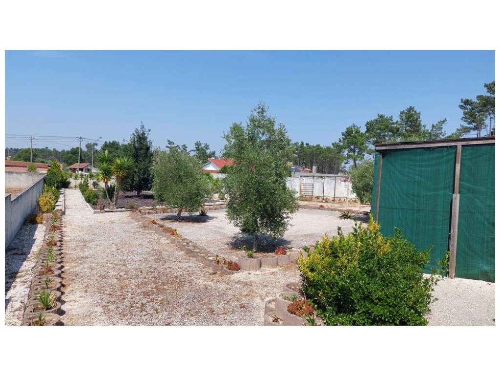 Moradia térrea, individual T4 com piscina e jacuzzi, zona Coimbrão-36