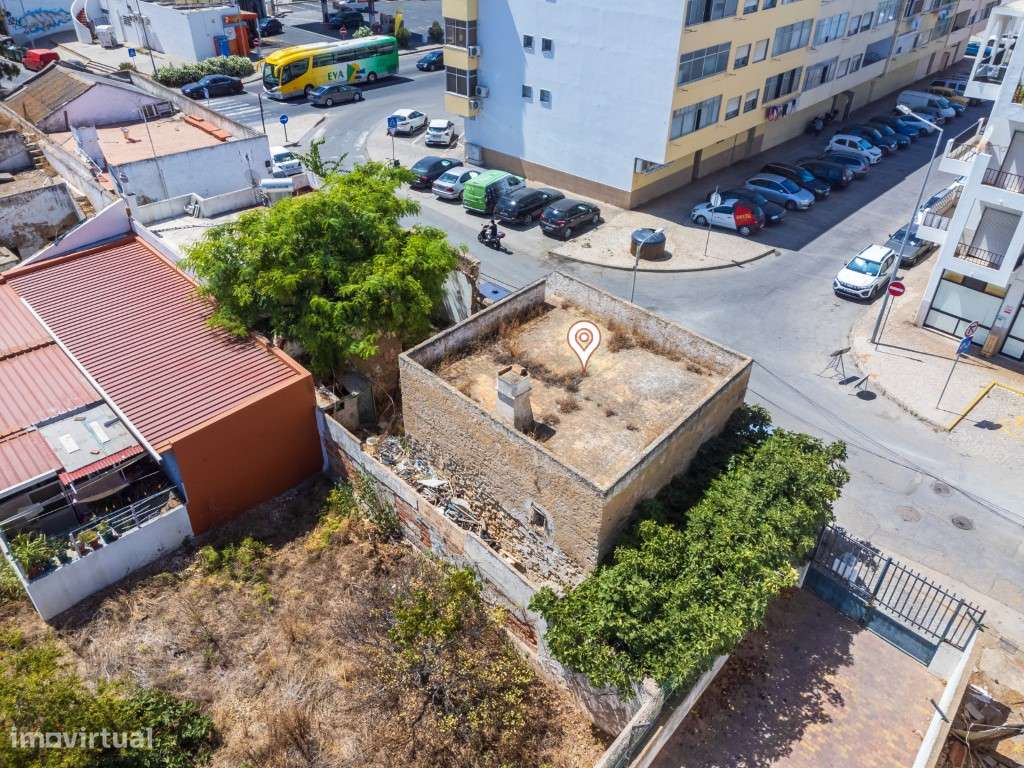 Terreno com Casa em ruínas no Centro de Olhão-57