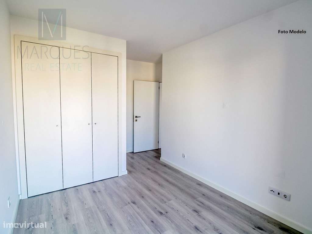 Apartamento T3 Duplex com Estacionamento e Arrumos em Vale Milhaços...-11