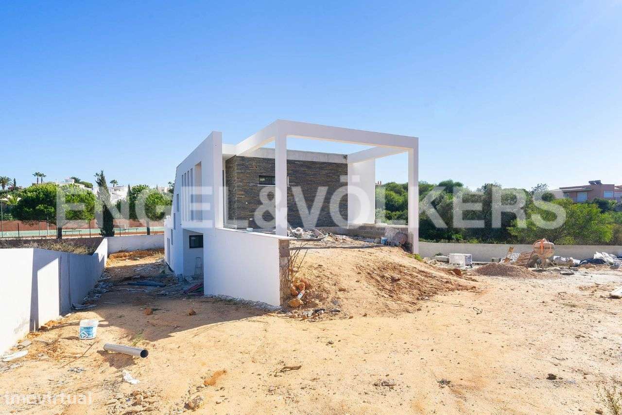 Moradia Contemporânea no Carvoeiro - Grande imagem: 2/8