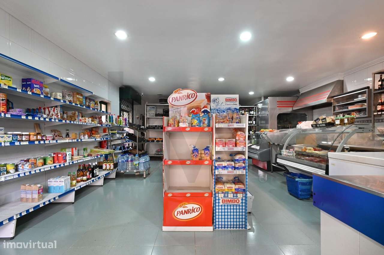 VENDA - Loja Comercial com Terraço | 3 Frentes | 75m2 + Terraço 85m2 — - Grande imagem: 4/18